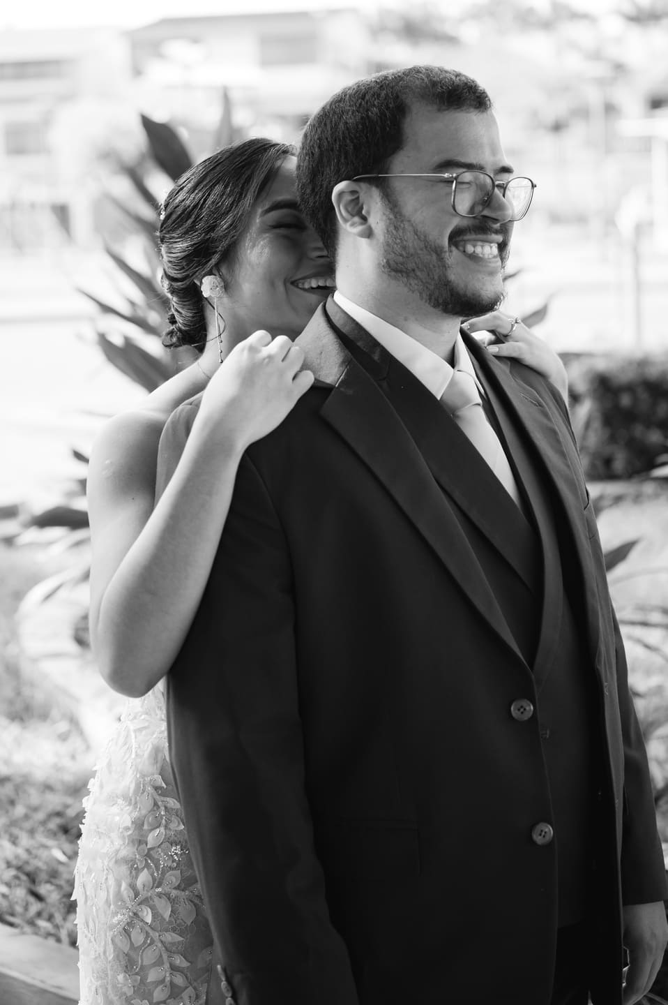 El First Look: Un Encuentro Íntimo Antes del “Sí” 2 %Fotógrafa de bodas Samborondón Ecuador%